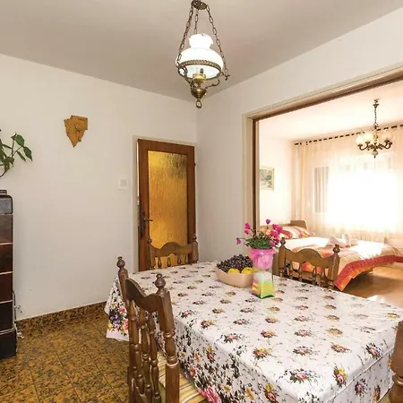 Cozy In With Kitchen Apartment