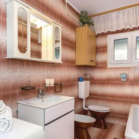 Apartment Cozy In With Kitchen *