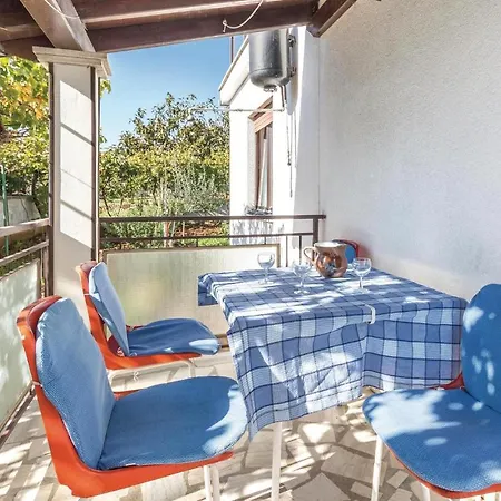 Apartment 1 Bedroom Cozy In
